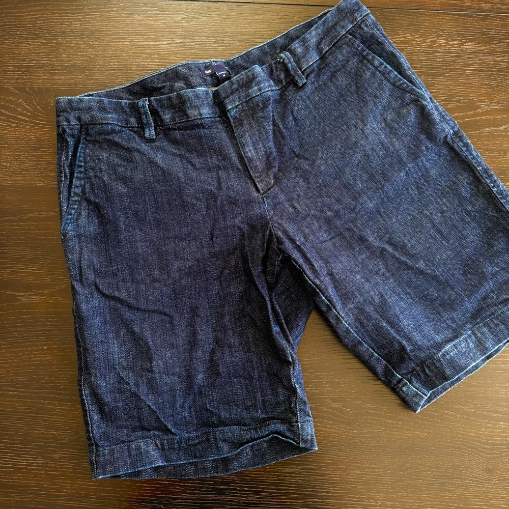 GAP Women's Denim Shorts - Dark blue wash